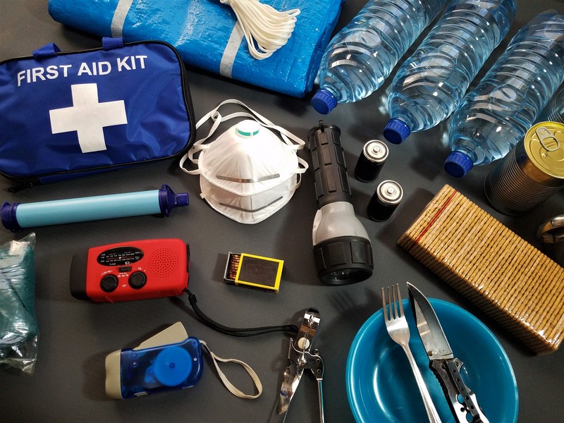 Basic Survival Skills That You Ought to Learn and Emergency Kits to Carry –